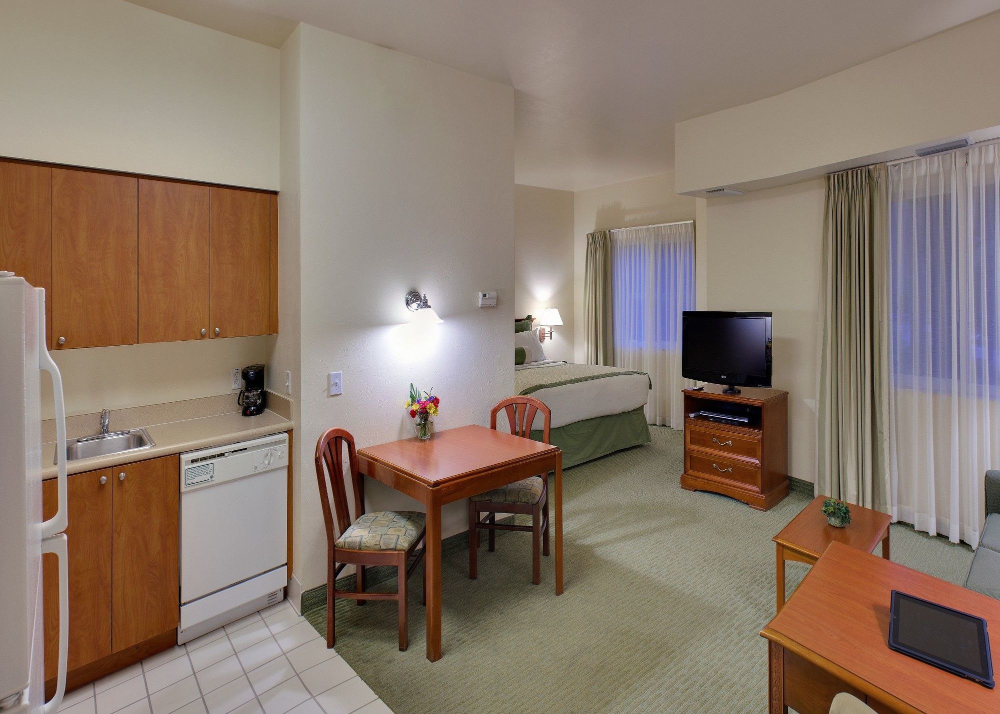 Hawthorn Suites By Wyndham Naples Room photo